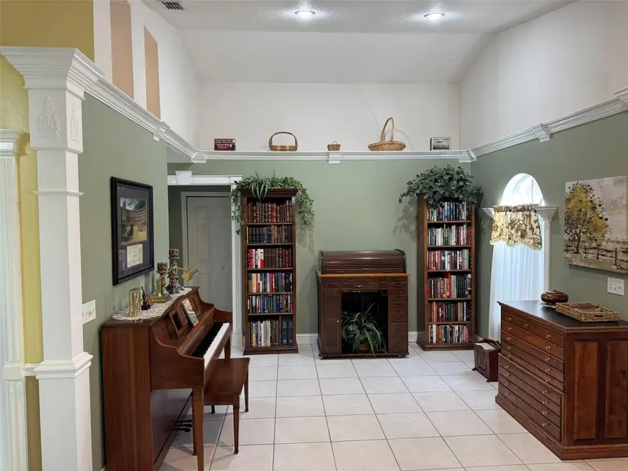 9814 Oslin Street, Tampa, FL 33615 - #2