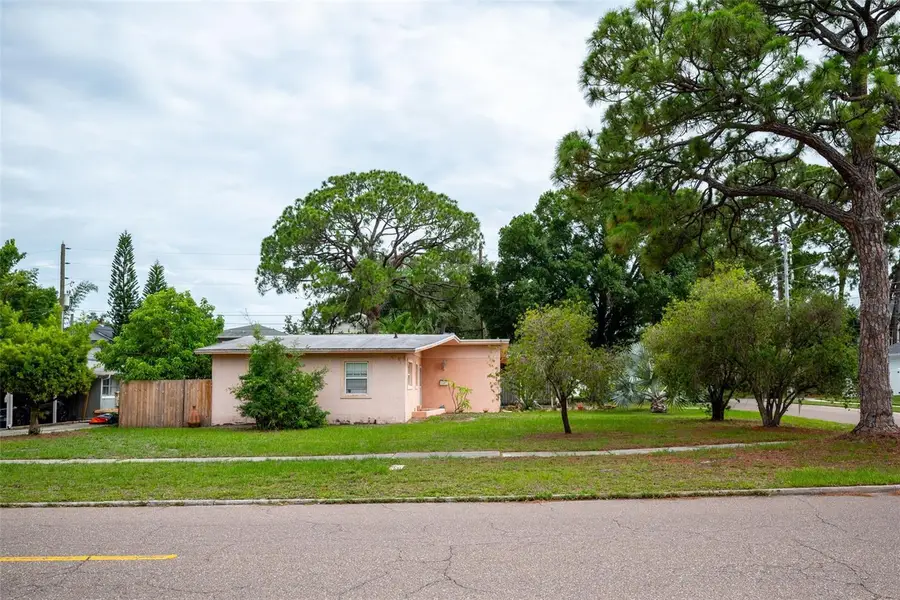 494 34th Avenue N, Saint Petersburg, FL 33704 - #3