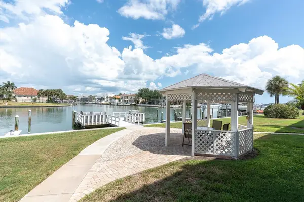 719 Pinellas Bayway S #110, ST PETERSBURG, FL 33715