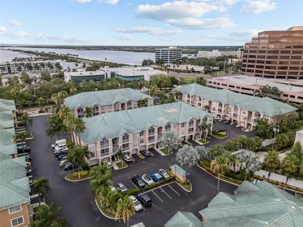 3302 Bay Club Circle #3202, TAMPA, FL 33607
