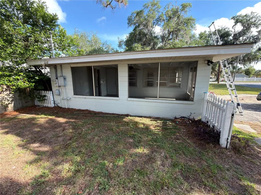 111 S Rhodes Street, Mount Dora, FL 32757 - #2