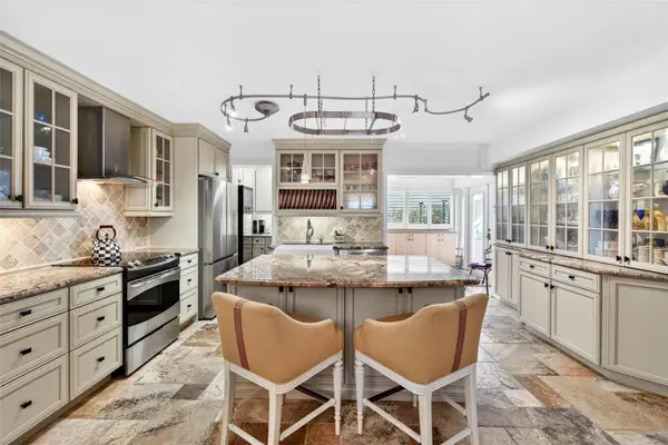 1065 Eden Isle Boulevard Ne #2, ST PETERSBURG, FL 33704