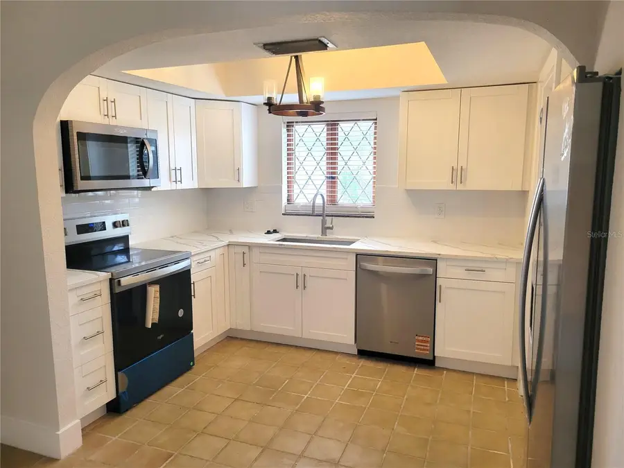 1835 Maryland Avenue Ne, Saint Petersburg, FL 33703 - #2