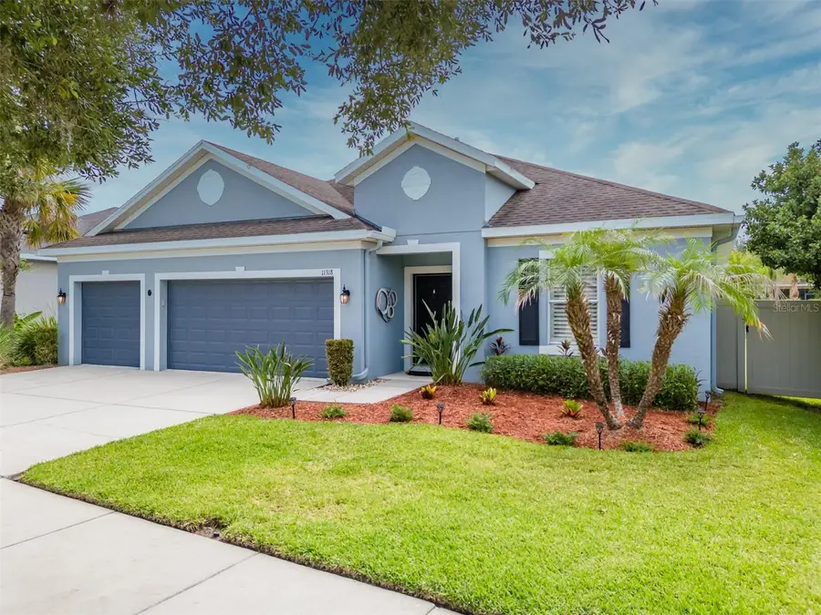 11318 Coventry Grove Circle, Lithia, FL 33547 - #2