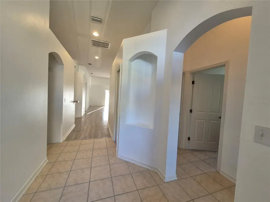 6833 Runner Oak Drive, Zephyrhills, FL 33545 - #2