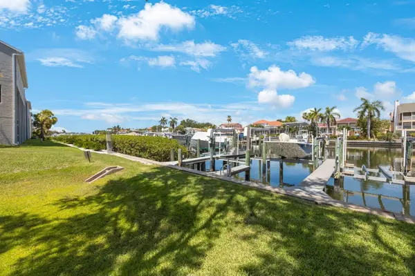 1125 Pinellas Bayway S #305, ST PETERSBURG, FL 33715
