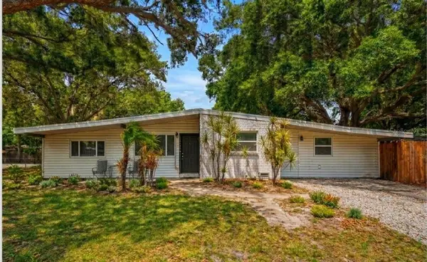 4437 W Bay Avenue, TAMPA, FL 33616