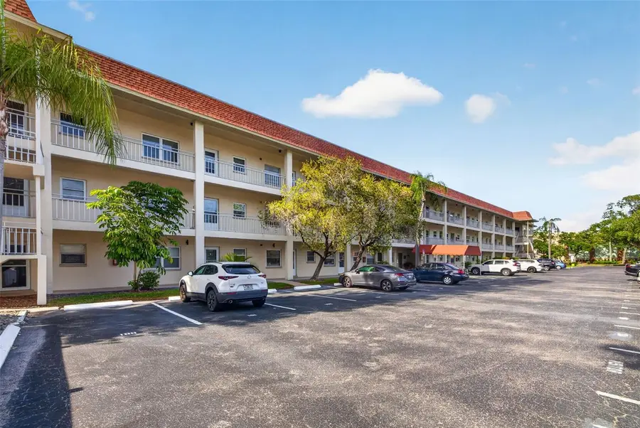 4000 3rd Street N #304, Saint Petersburg, FL 33703 - #2