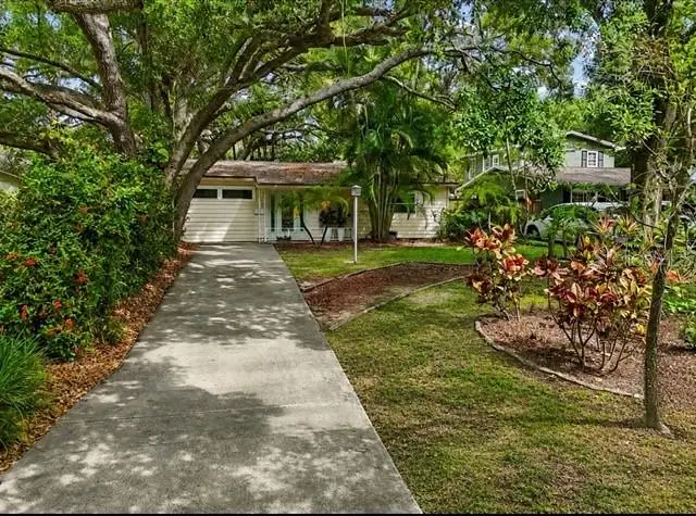 930 Montrose Boulevard N, Saint Petersburg, FL 33703 - #1