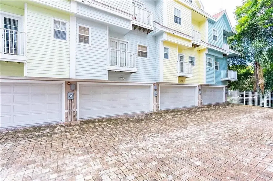 827 Grove Street N, Saint Petersburg, FL 33701 - #2