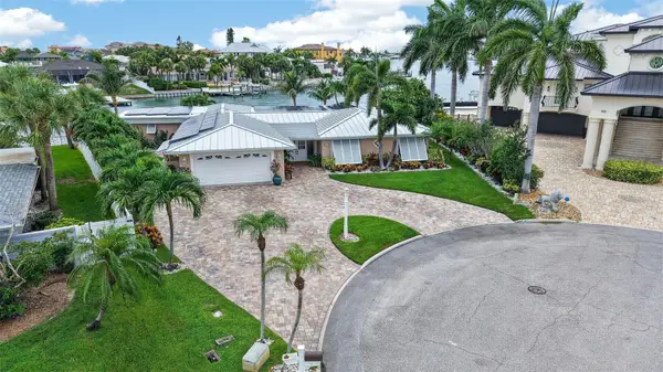 454 1st Street W, TIERRA VERDE, FL 33715