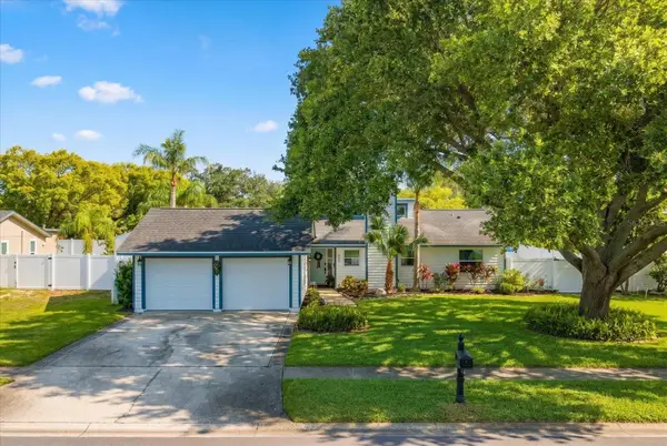 420 Oxford Road, PALM HARBOR, FL 34683