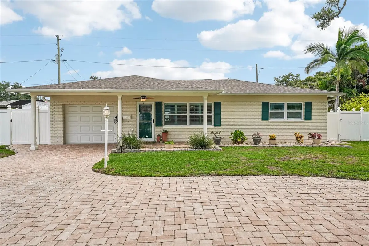 9725 48th Place N, Saint Petersburg, FL 33708 - #1