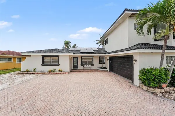 17323 Kennedy Drive, NORTH REDINGTON BEACH, FL 33708