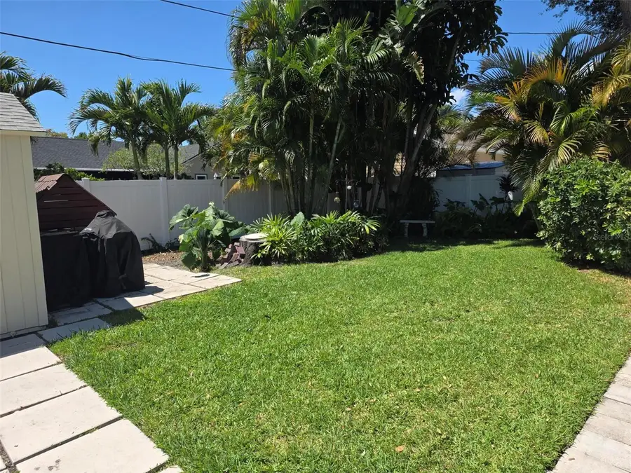 734 37th Avenue N, Saint Petersburg, FL 33704 - #3