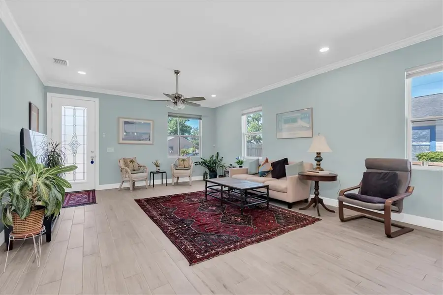 3069 19th Avenue S, Saint Petersburg, FL 33712 - #3