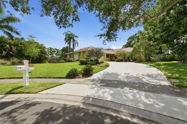 709 Grovewood Lane, LARGO, FL 33770