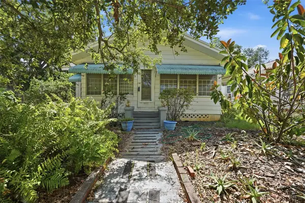 1135 Crescent Lake Drive N, ST PETERSBURG, FL 33701