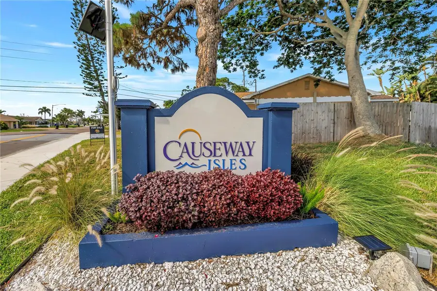 7901 Causeway Boulevard S, Saint Petersburg, FL 33707 - #3