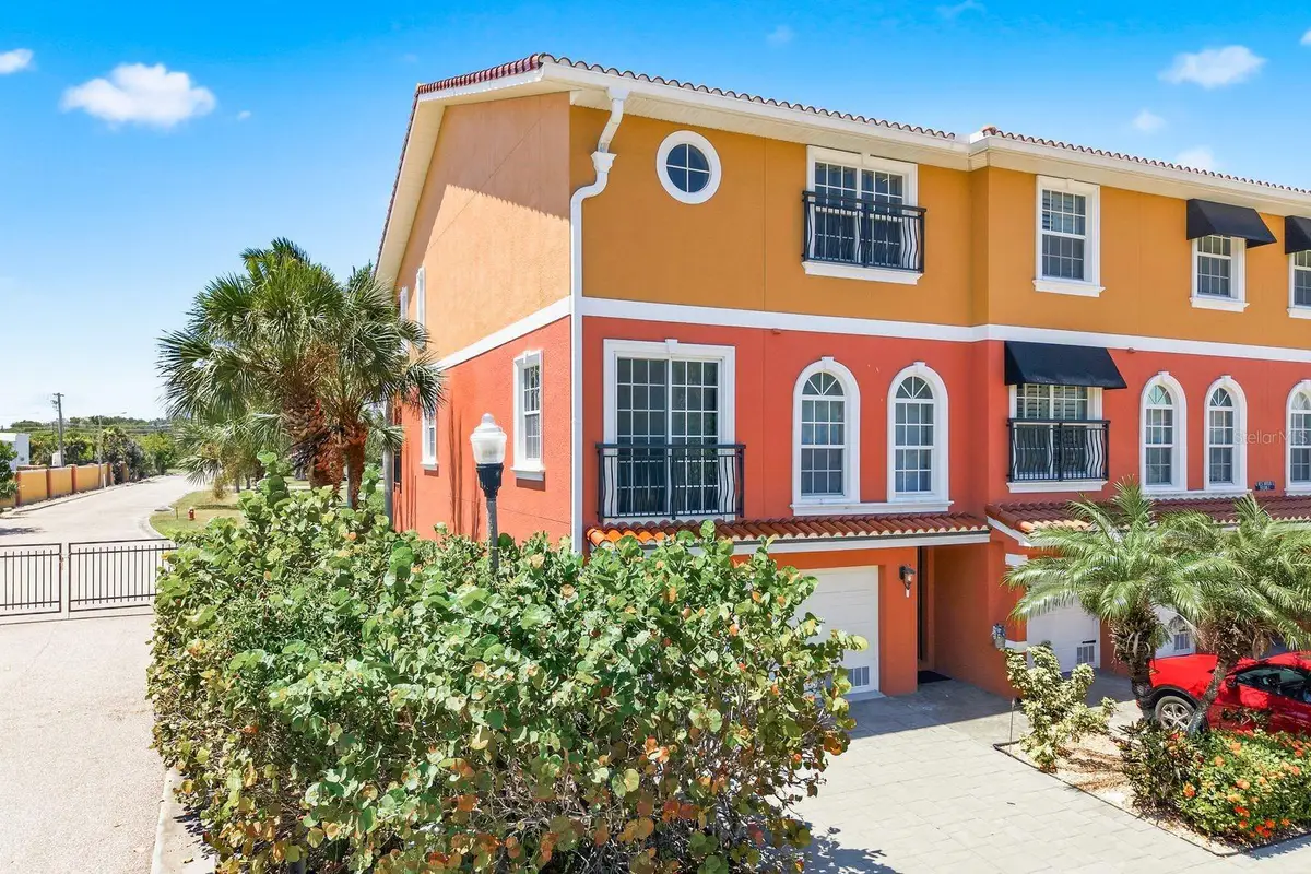 47 W Morgan Street, Tarpon Springs, FL 34689 - #1