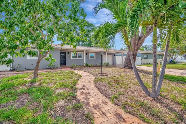 7454 Locust Street Ne, ST PETERSBURG, FL 33702