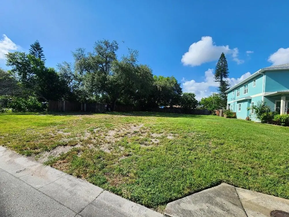 24th Avenue N, Saint Petersburg, FL 33713 - #1