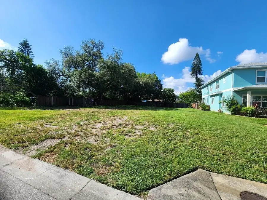 24th Avenue N, Saint Petersburg, FL 33713 - #3