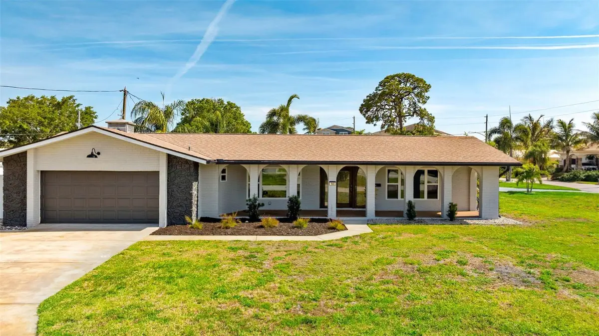 140 88 Th Avenue Ne, Saint Petersburg, FL 33702 - #1