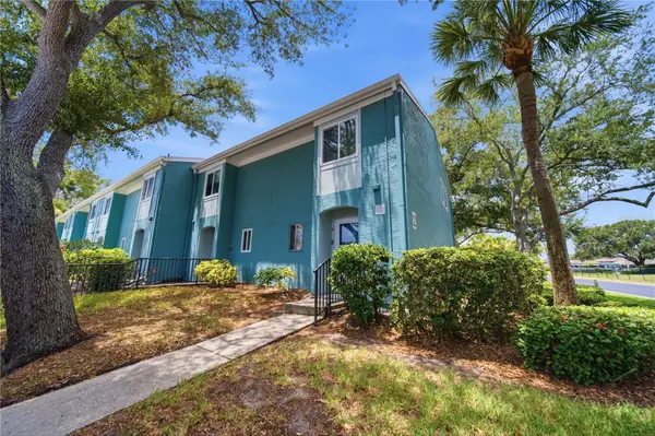 182 115th Avenue N #182, ST PETERSBURG, FL 33716