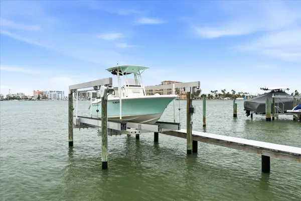 610 Island Way #201, CLEARWATER BEACH, FL 33767