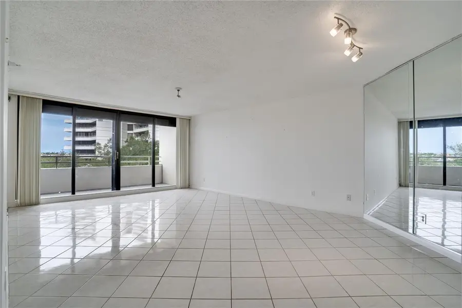 5940 Pelican Bay Plaza S #504, Saint Petersburg, FL 33707 - #3