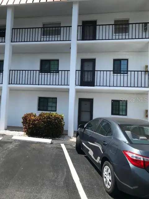10530 77th Terrace #323, SEMINOLE, FL 33772