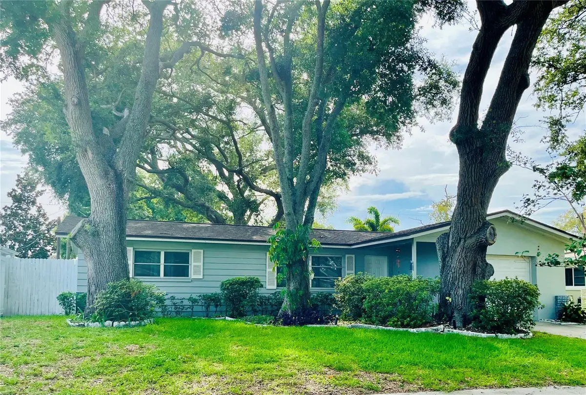 528 E Lake Drive, Largo, FL 33771 - #1