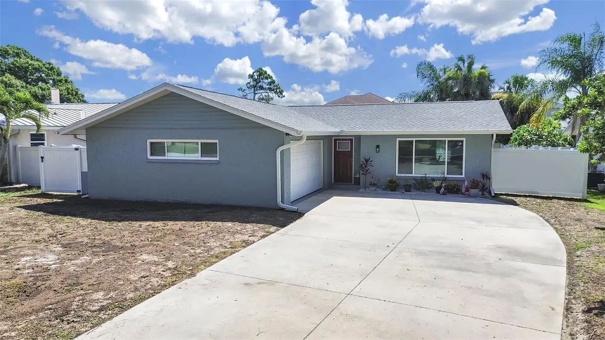 1004 Peninsula Avenue, Tarpon Springs, FL 34689 - #1