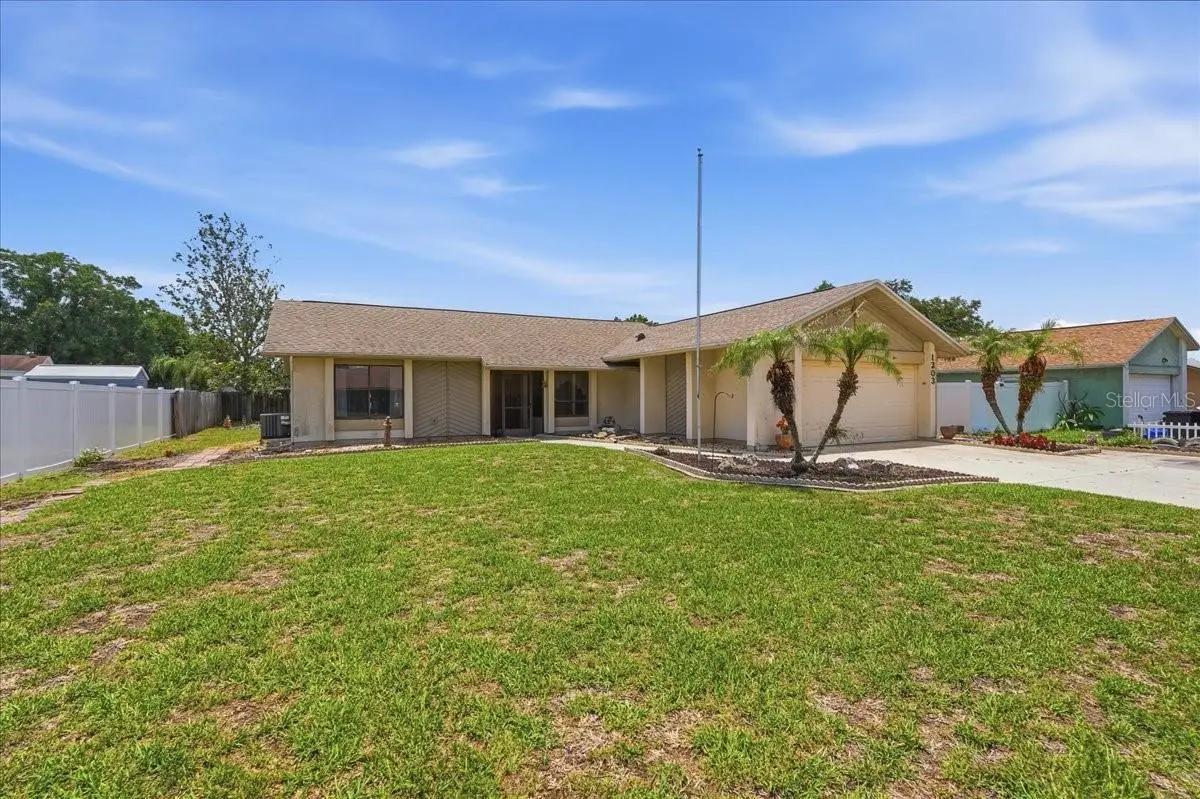 1203 W Redbud Street, Plant City, FL 33563 - #1