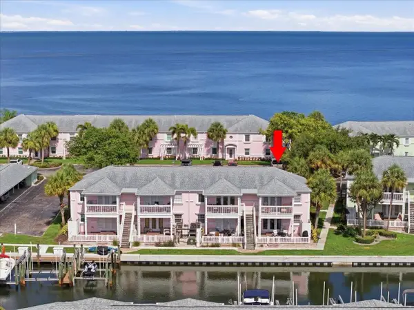 4843 Coquina Key Drive Se #A, ST PETERSBURG, FL 33705