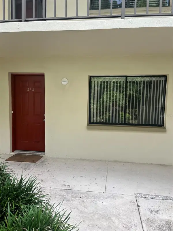 3300 Fox Chase Circle N #213, PALM HARBOR, FL 34683