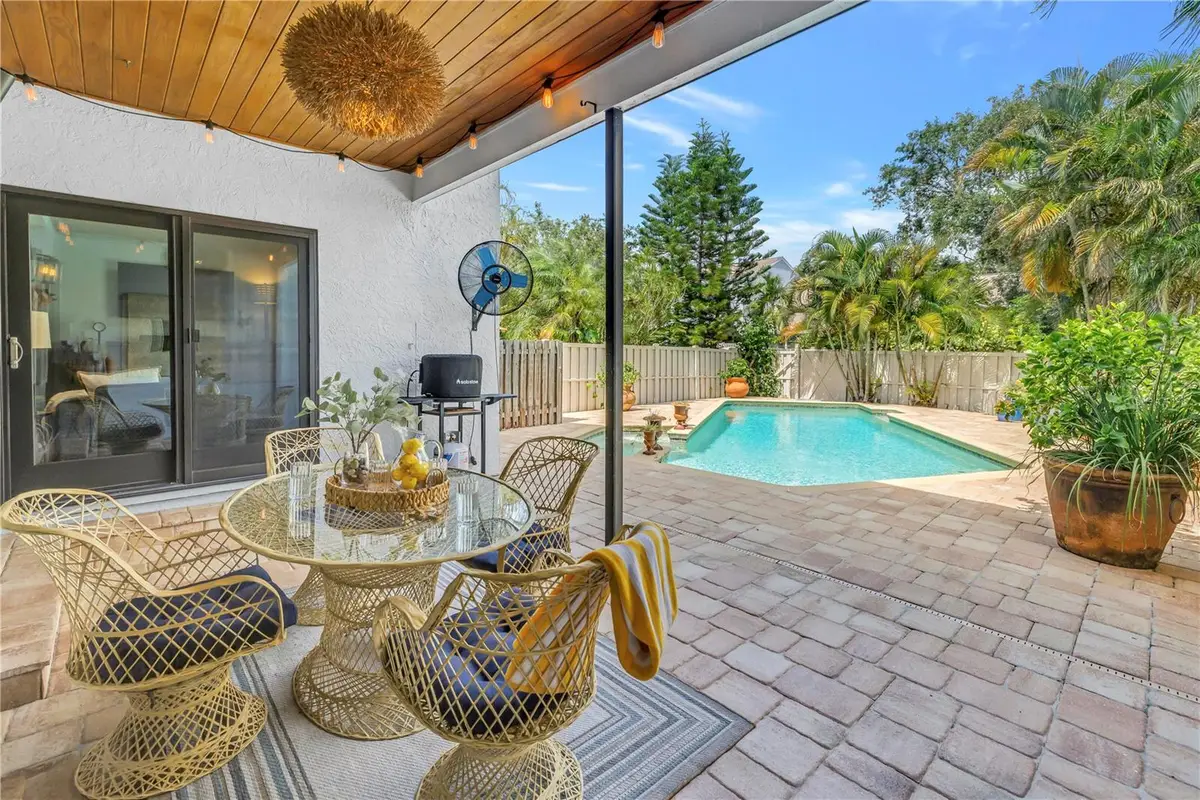 990 San Carlos Court Ne, Saint Petersburg, FL 33702 - #1