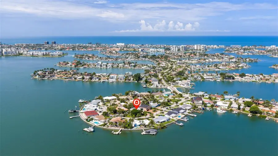 735 79th Circle S, Saint Petersburg, FL 33707 - #3
