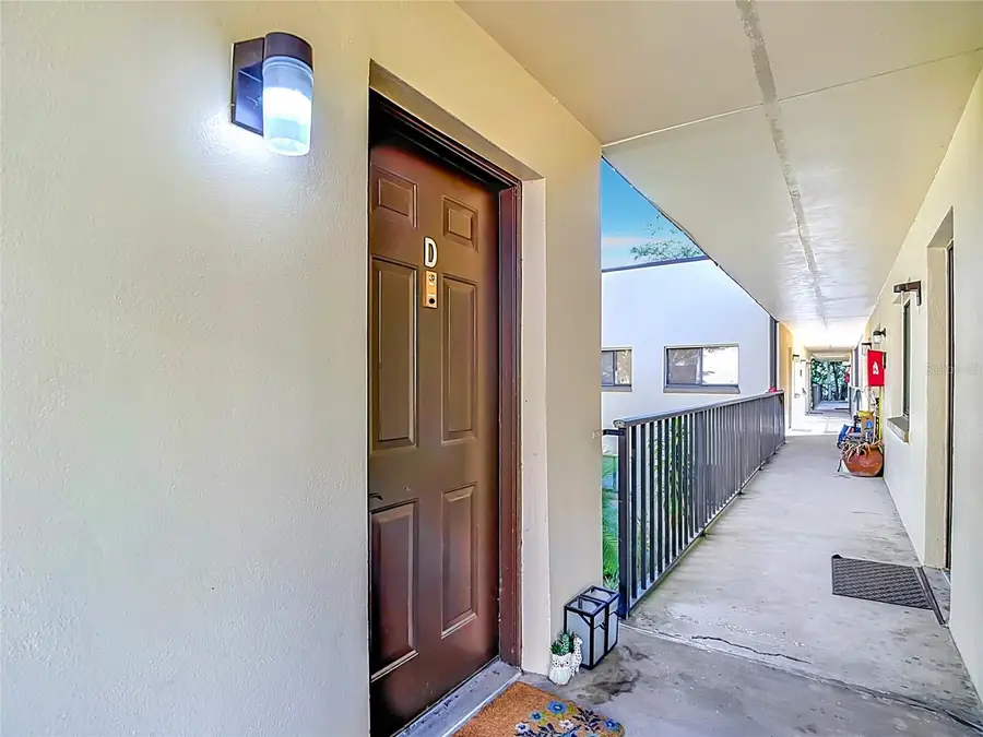 11805 Raintree Lake Ln #D, Temple Terrace, FL 33617 - #3