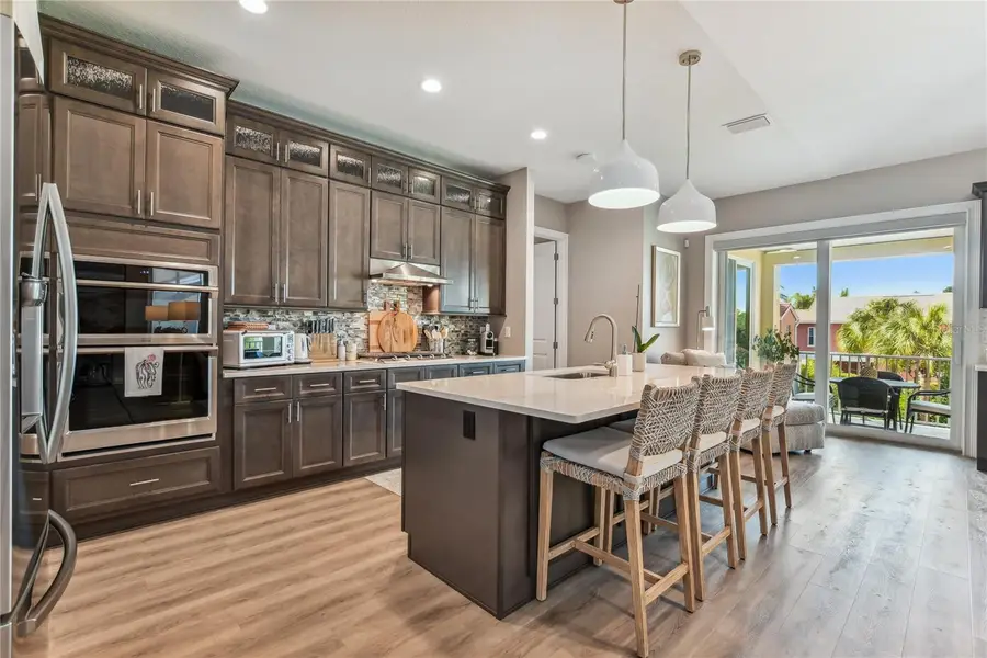 18 Franklin Court S #D, Saint Petersburg, FL 33711 - #2
