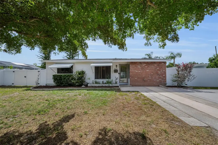 6701 Orchard Drive N, Saint Petersburg, FL 33702 - #2