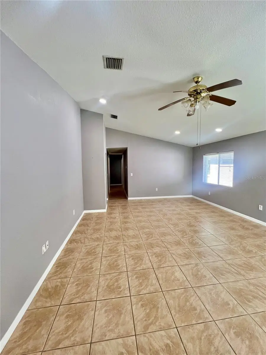 409 Abigail Road, Plant City, FL 33563 - #3