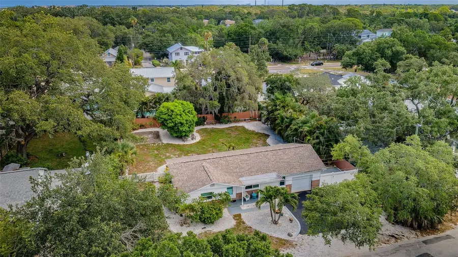 412 Pennsylvania Avenue, Palm Harbor, FL 34683 - #2