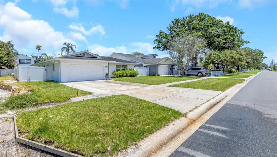 5701 Denver Street Ne, Saint Petersburg, FL 33703 - #2