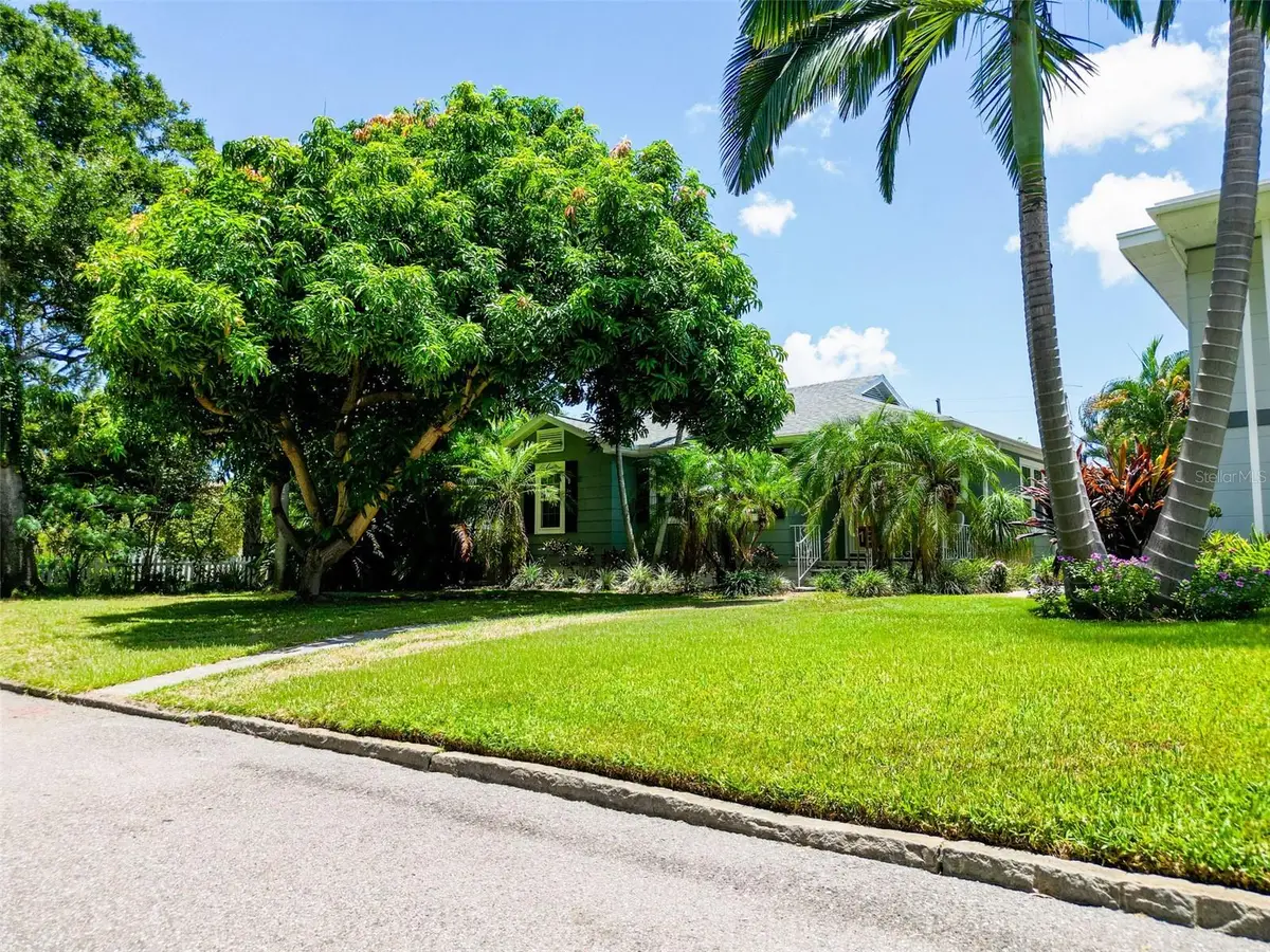 182 29th Avenue N, Saint Petersburg, FL 33704 - #1