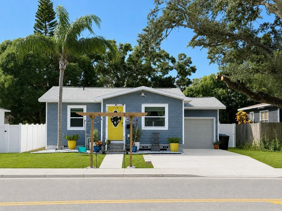 726 38th Avenue N, Saint Petersburg, FL 33704 - #2