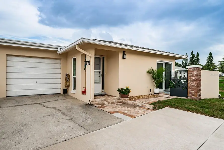 2735 Sherbrooke Lane #C, Palm Harbor, FL 34684 - #3