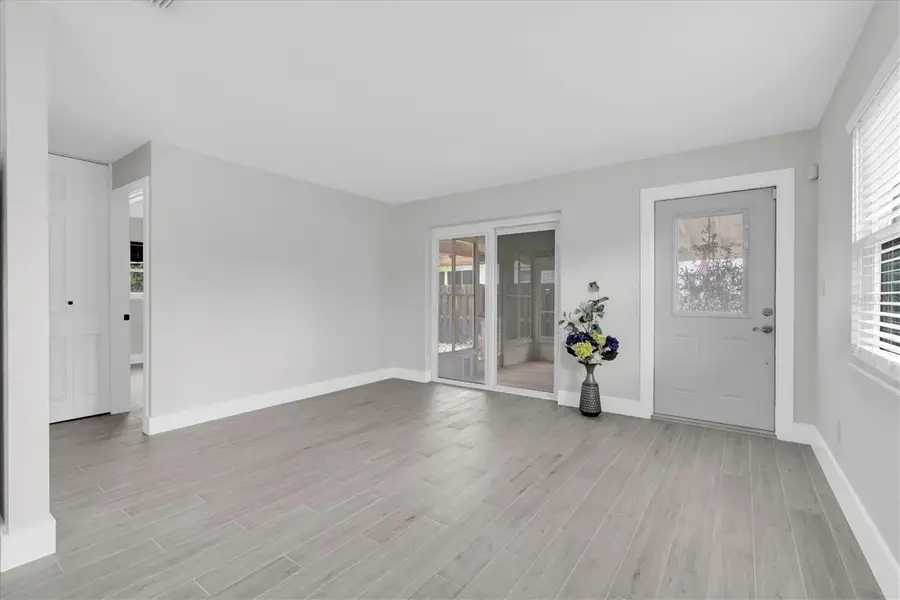 4201 Des Moines Street Ne, Saint Petersburg, FL 33703 - #3