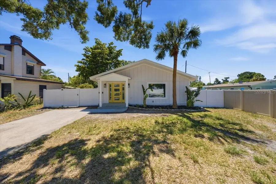 8452 6th Street N, Saint Petersburg, FL 33702 - #2